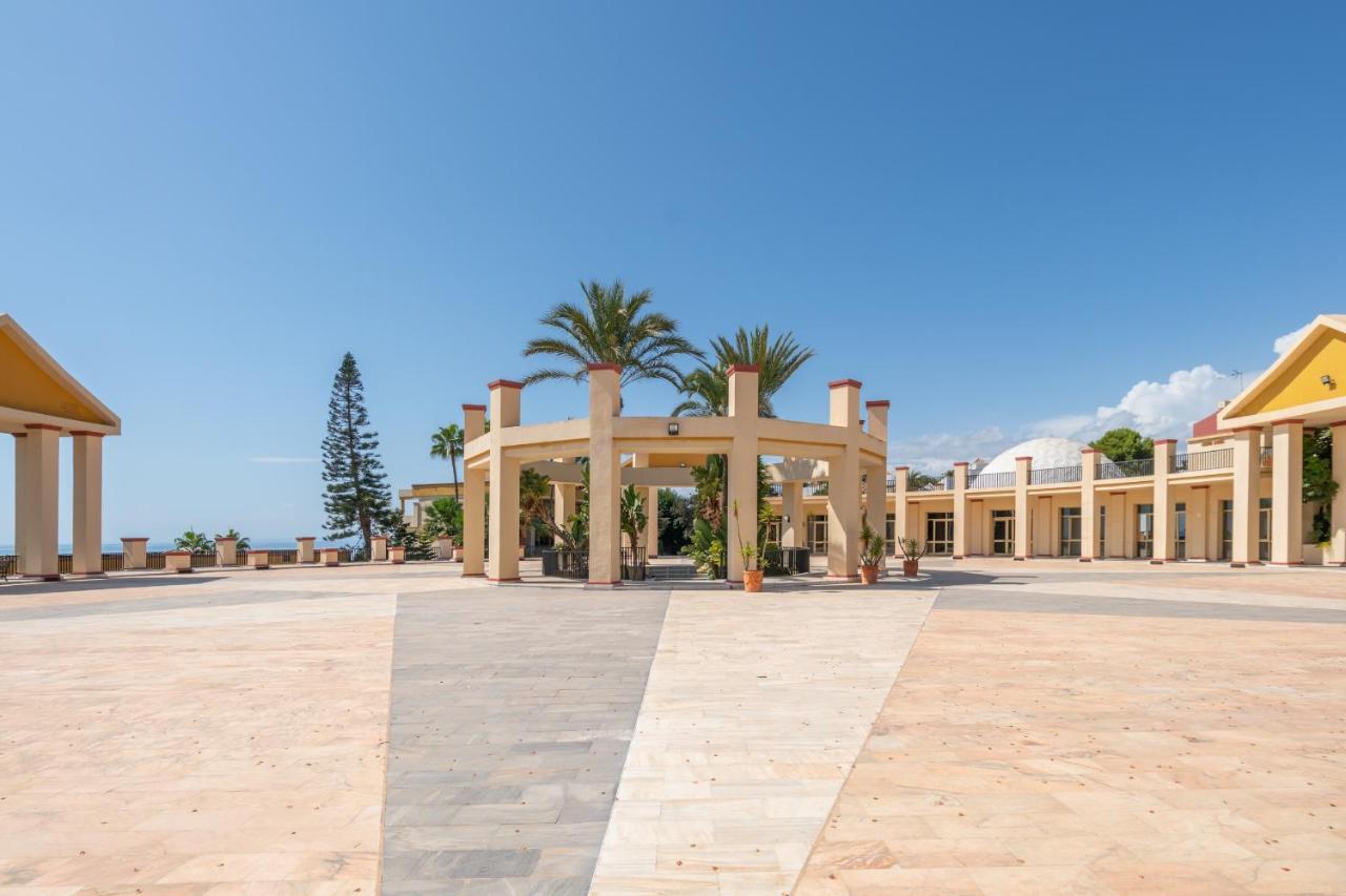 Soek La Romana Seafront Марбелья Экстерьер фото